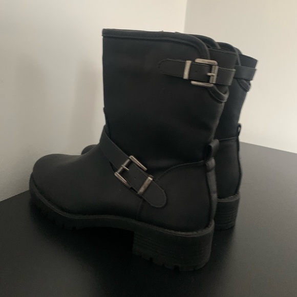 combat boots - Picture 2 of 4